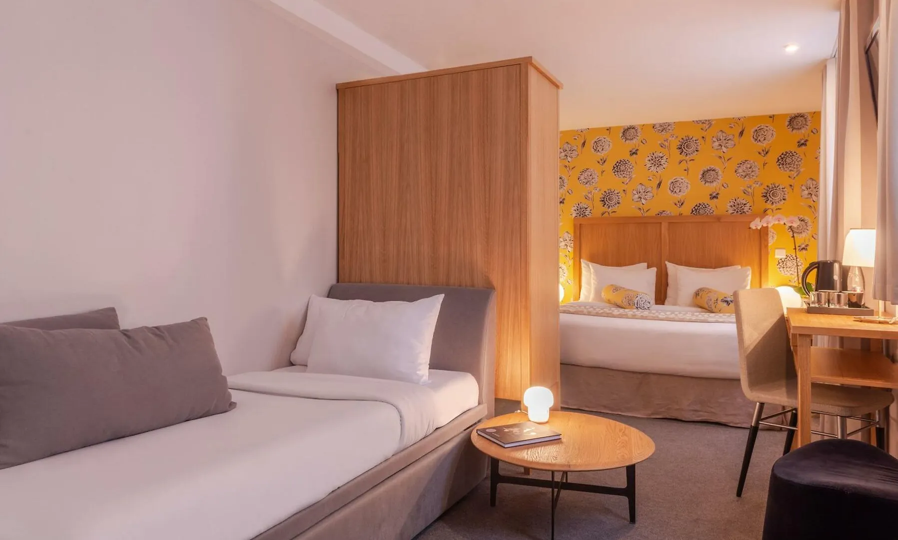 29 Lepic Hotel