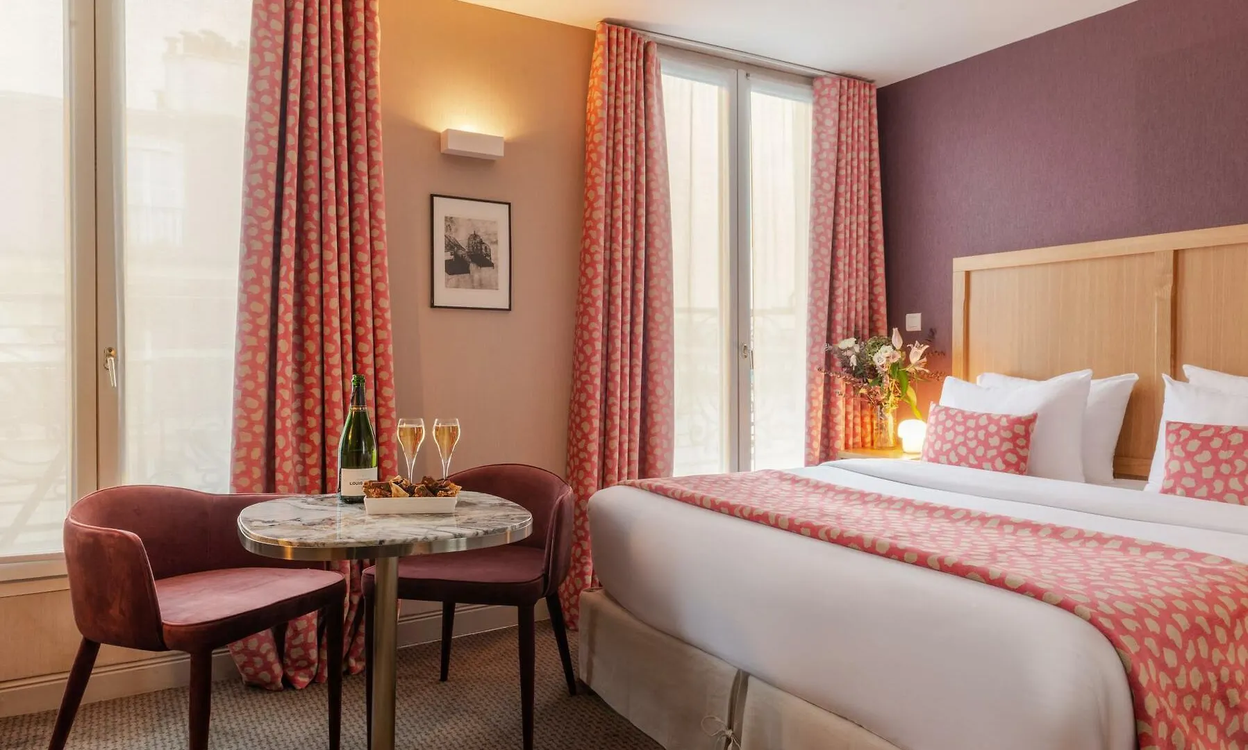 29 Lepic Hotel