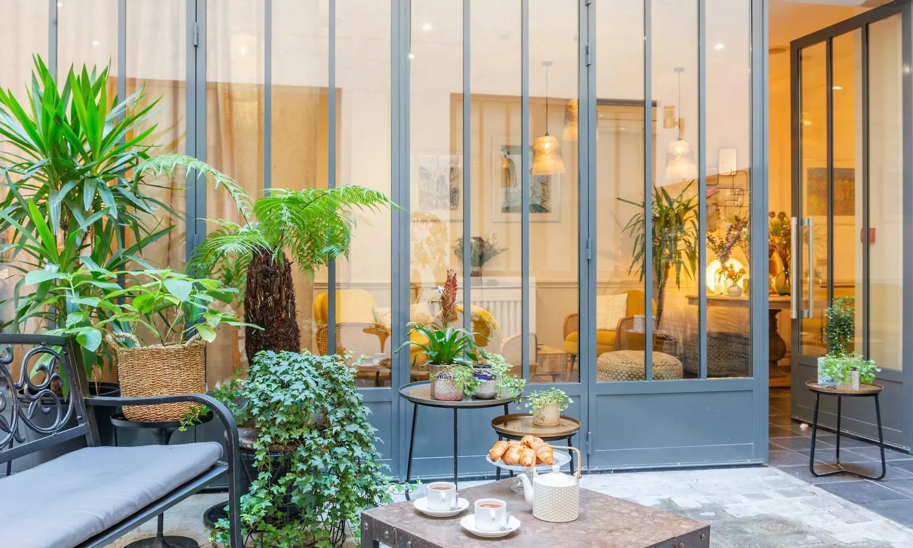 29 Lepic Hotel Paris