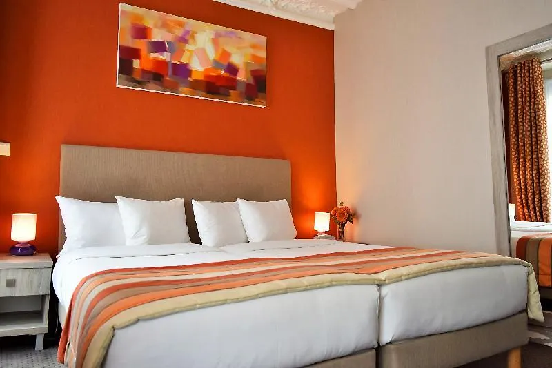29 Lepic Paris