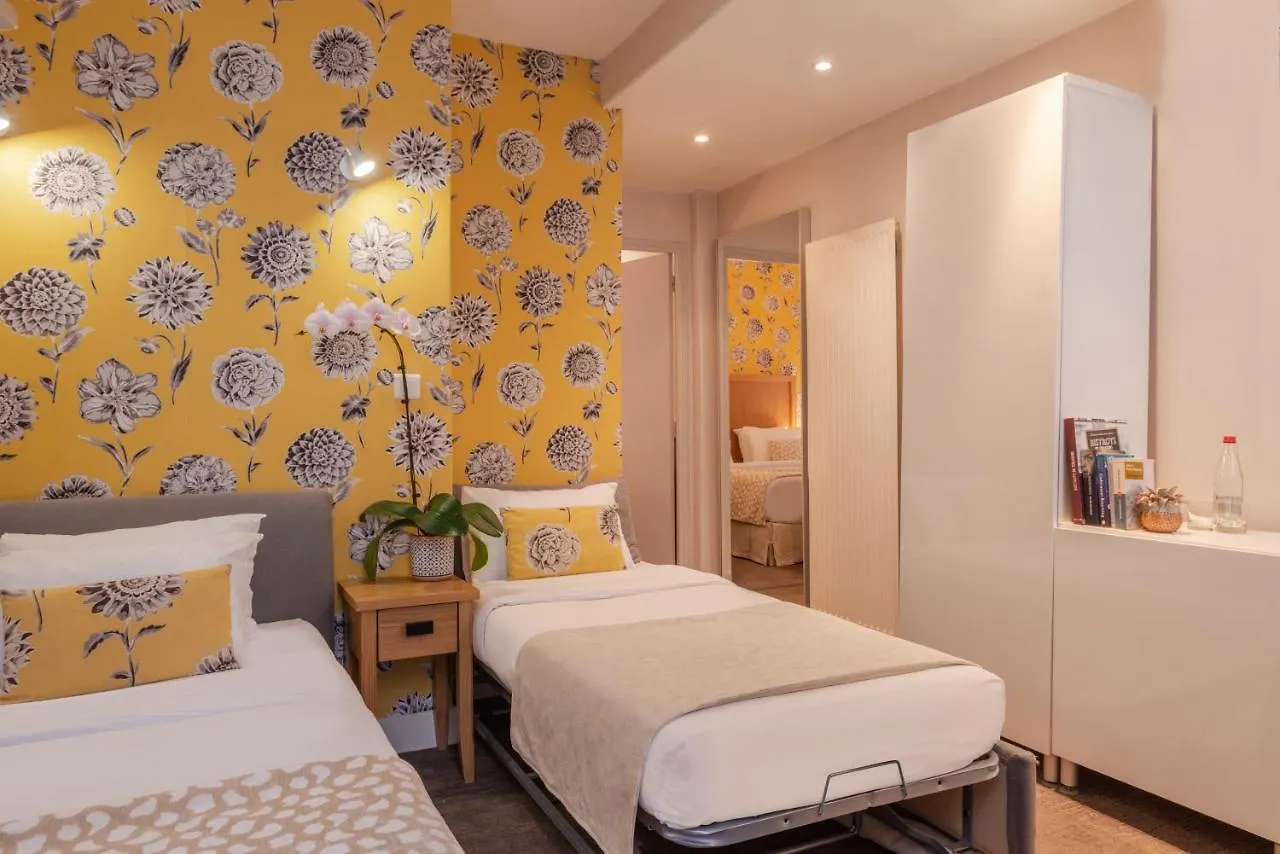 29 Lepic Hotel